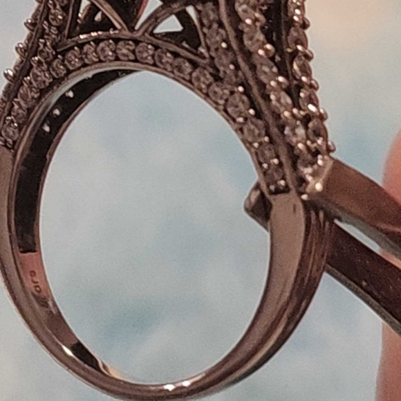 Ring, Simulated pink sapphire, with white CZ Halo, set in 925, size 9 - Picture 5 of 8